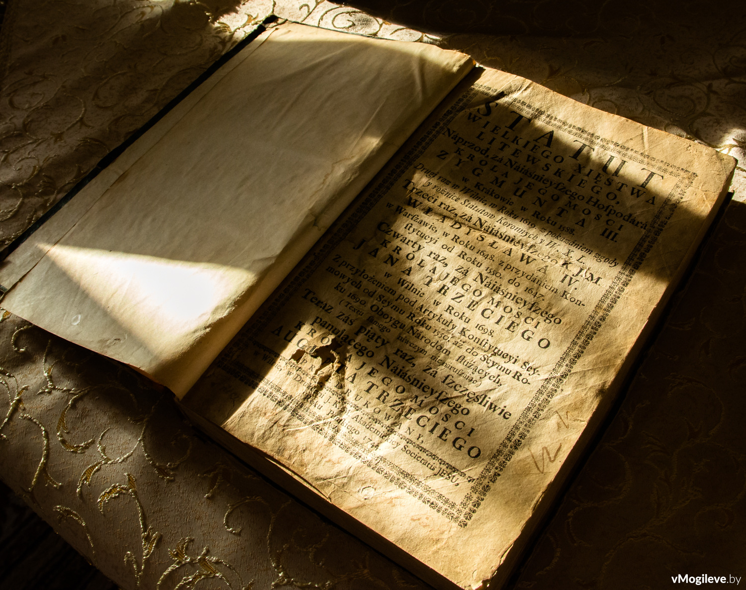 Статут 1588. Старопечатные книги. Старая реставрация старопечатных книг и рукописей.