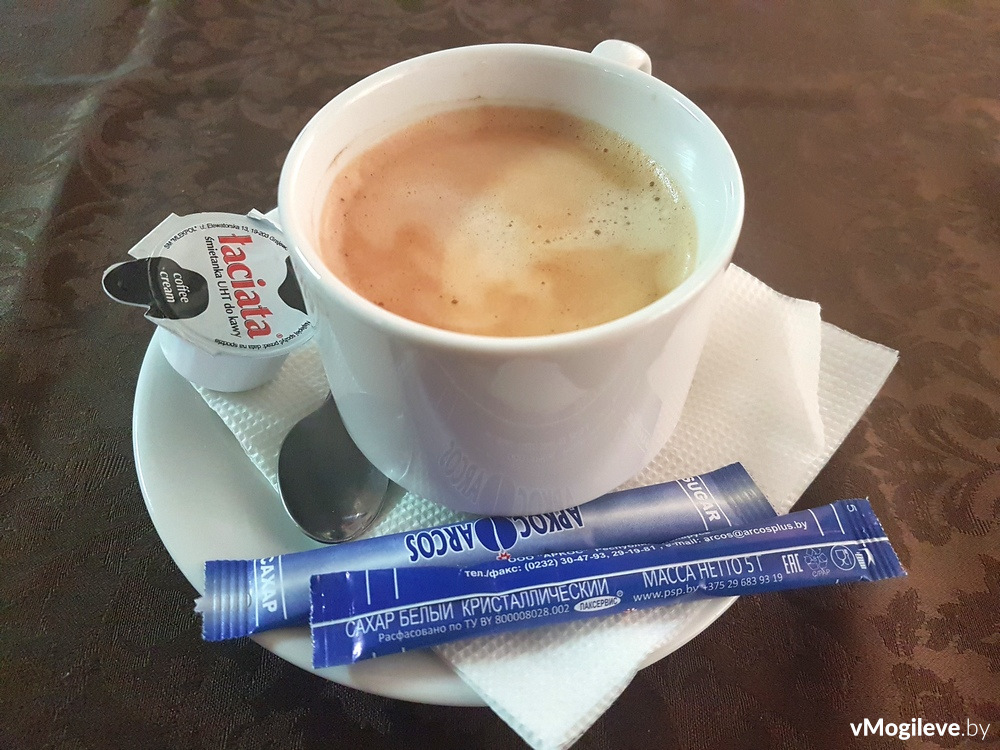 Кофе со сливками в ресторане «Винтаж»