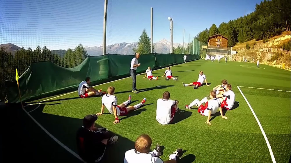 Стадион в швейцарских альпах. Фрагмент из видео