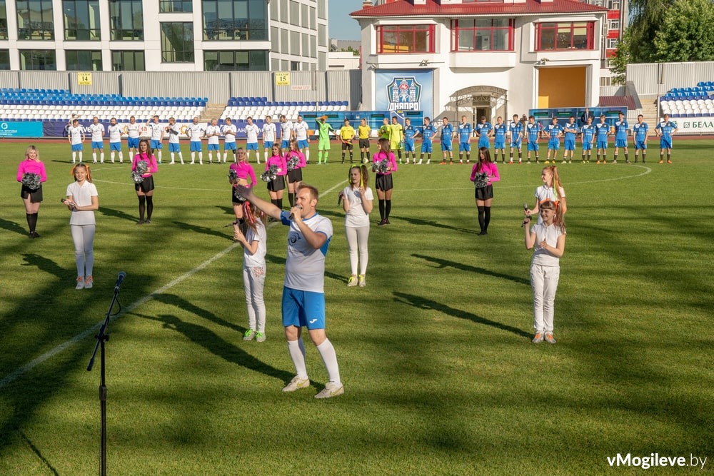 Открытие празднования юбилейного матча могилевской команды артистов по футболу Днепр STARS