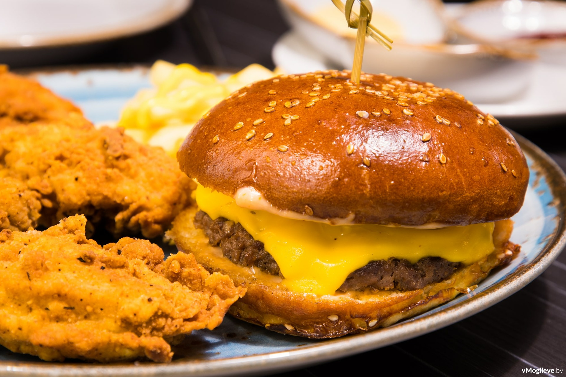 Бургер 4 сыра в BurgerBar «LIONFOOD»