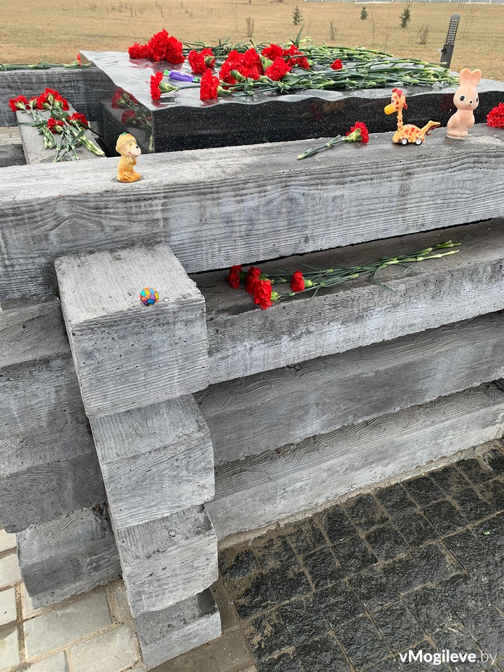 Мемориальный комплекс в память жертвам в деревне Бойки