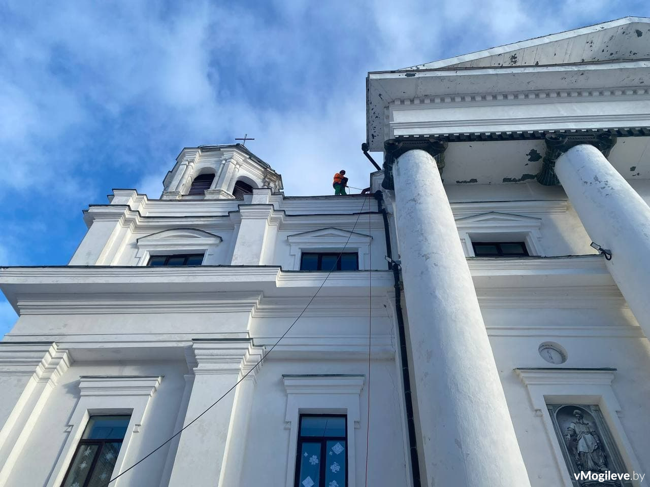 Начало ремонтных работ по восстановлению крыши костела Святого Станислава. Могилев.